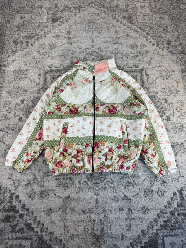 Veste en quilt crop style sportswear design unique vintage fait main upcyclé retravaillé n•655