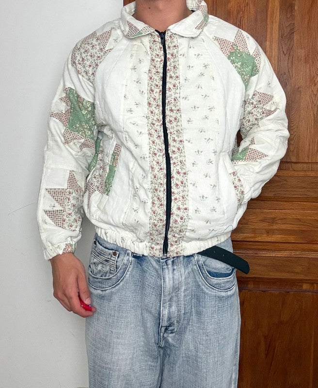 Veste en quilt crop style sportswear design unique vintage fait main upcyclé retravaillé n•657