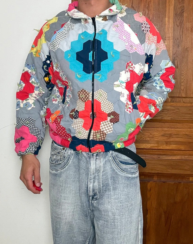 Veste en quilt crop style sportswear design unique vintage fait main upcyclé retravaillé n•658