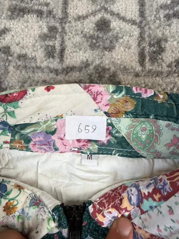 Veste en quilt crop style sportswear design unique vintage fait main upcyclé retravaillé n•659
