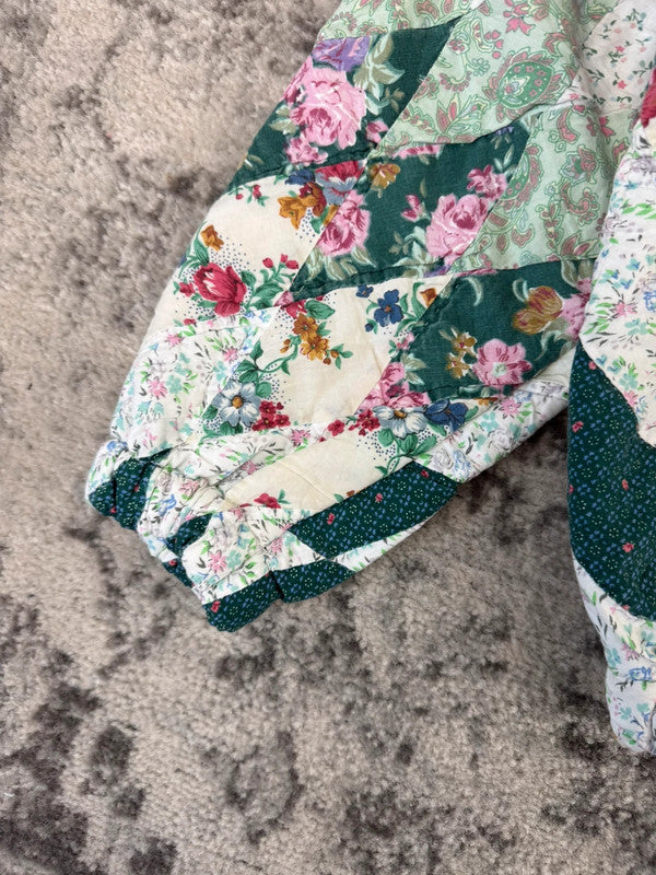 Veste en quilt crop style sportswear design unique vintage fait main upcyclé retravaillé n•659