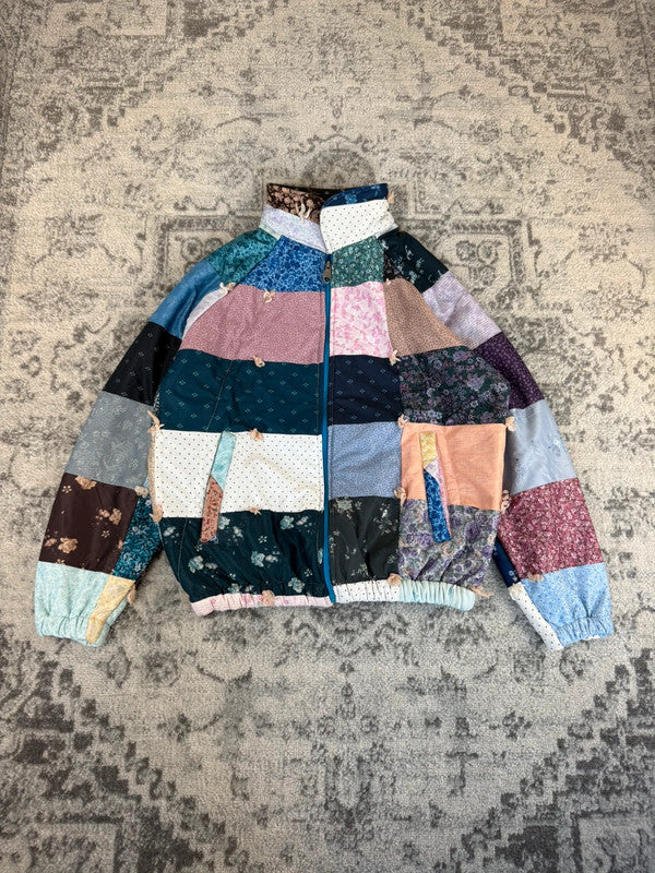 Veste en quilt crop style sportswear design unique vintage fait main upcyclé retravaillé n•661