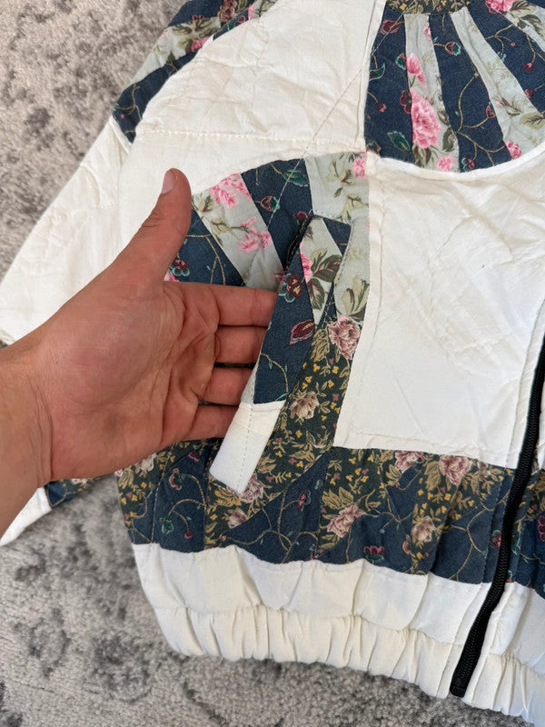 Veste en quilt crop style sportswear design unique vintage fait main upcyclé retravaillé n•667