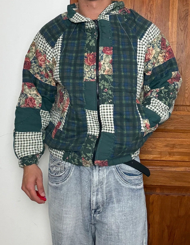 Veste en quilt crop style sportswear design unique vintage fait main upcyclé retravaillé n•671