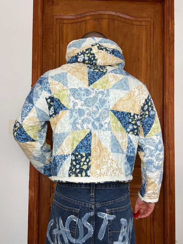 Sweat en quilt crop style sportswear design unique vintage fait main upcyclé retravaillé n•796