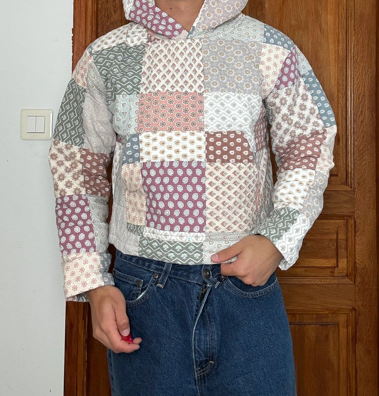 Sweat en quilt crop style sportswear design unique vintage fait main upcyclé retravaillé n•798