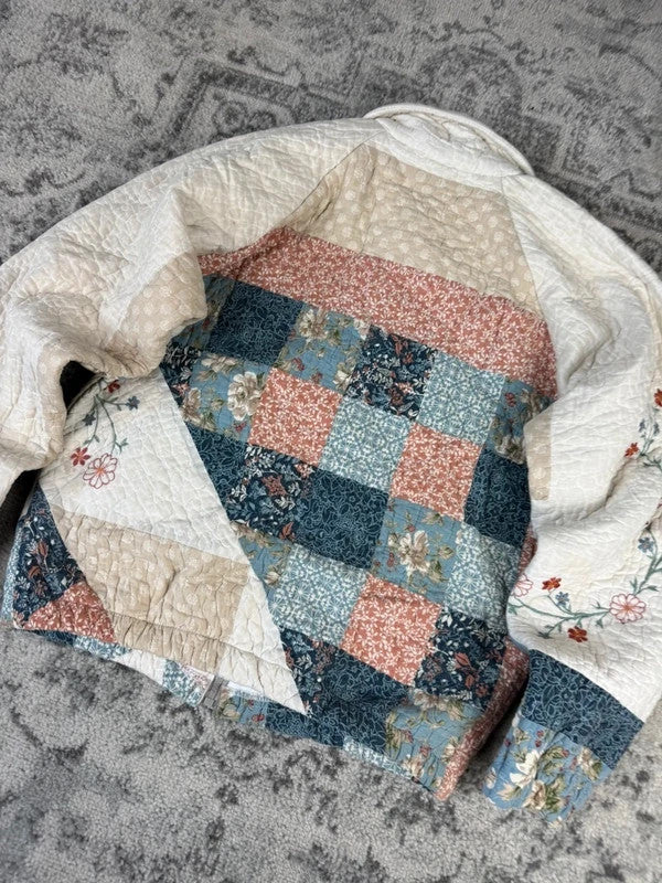 Veste en quilt crop style sportswear design unique vintage fait main upcyclé retravaillé n•809