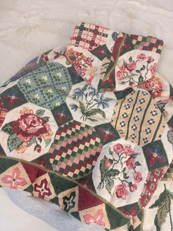 Veste à capuche en tapisserie design unique fait main upcyclé retravaillé et tissé taille L n•910