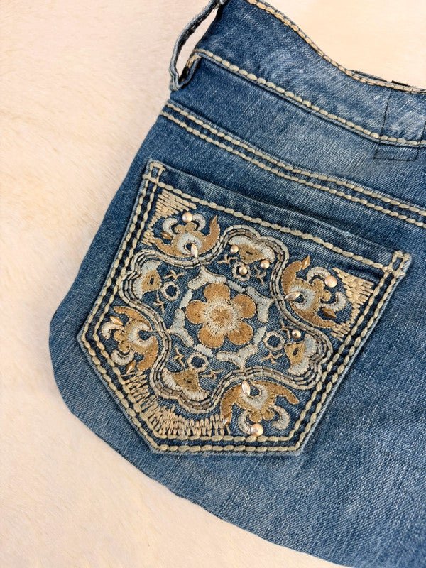 Sac à main en jean design unique fait main upcyclé retravaillé taille unique n•927
