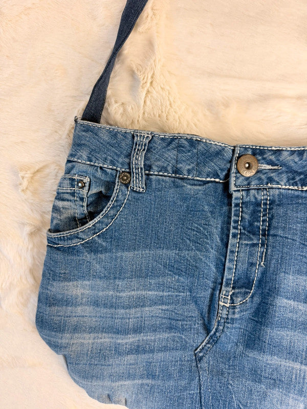 Sac à main en jean design unique fait main upcyclé retravaillé taille unique n•929