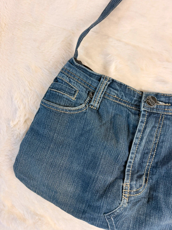 Sac à main en jean design unique fait main upcyclé retravaillé taille unique n•931