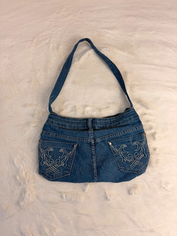 Sac à main en jean design unique fait main upcyclé retravaillé taille unique n•933