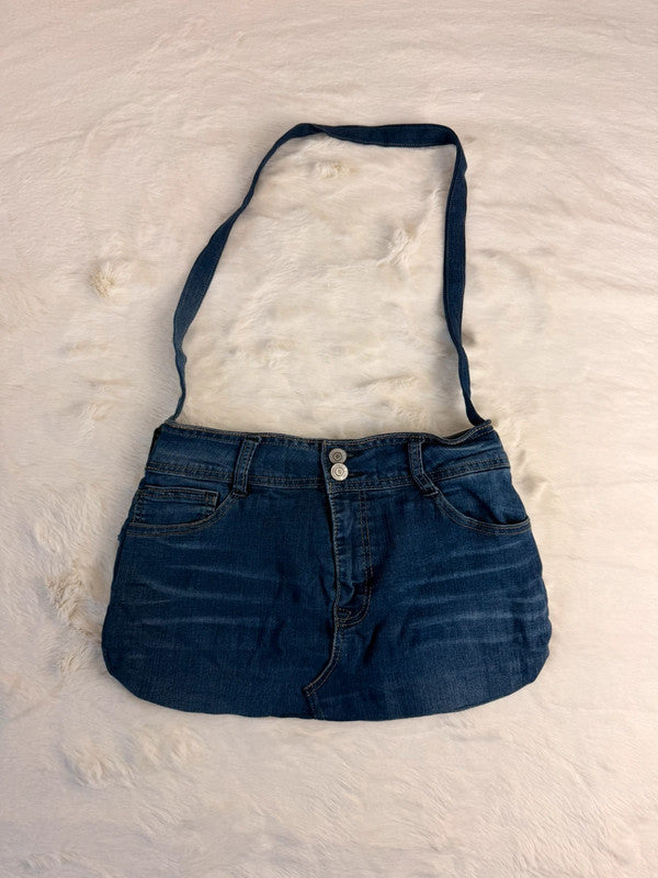 Sac à main en jean design unique fait main upcyclé retravaillé taille unique n•934