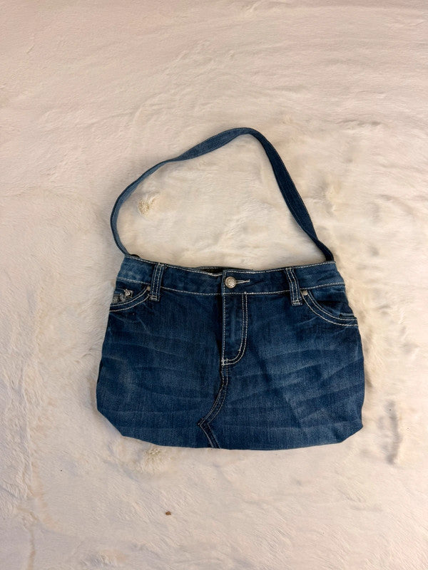 Sac à main en jean design unique fait main upcyclé retravaillé taille unique n•935