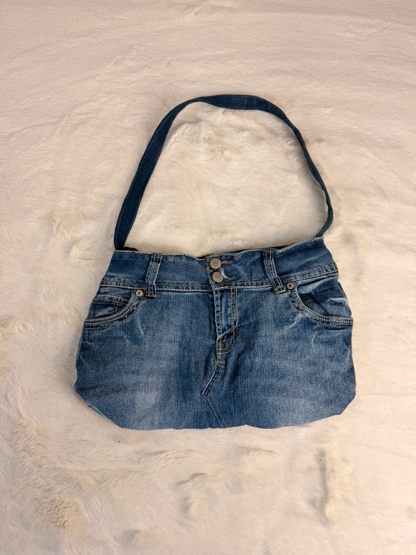 Sac à main en jean design unique fait main upcyclé retravaillé taille unique n•937