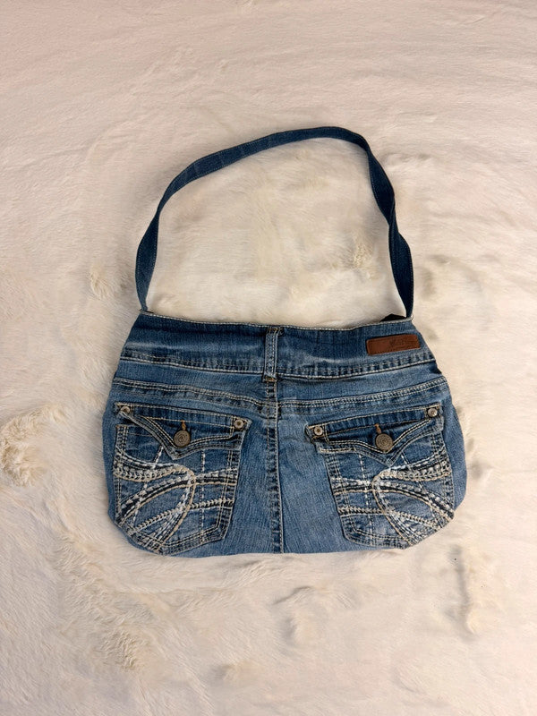 Sac à main en jean design unique fait main upcyclé retravaillé taille unique n•937
