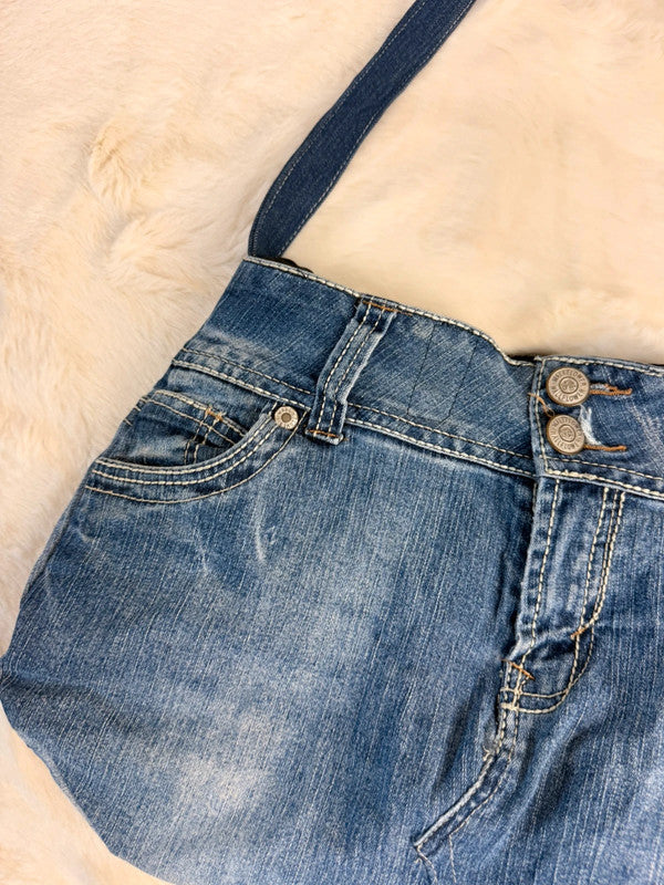 Sac à main en jean design unique fait main upcyclé retravaillé taille unique n•937