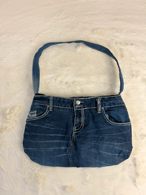 Sac à main en jean design unique fait main upcyclé retravaillé taille unique n•939