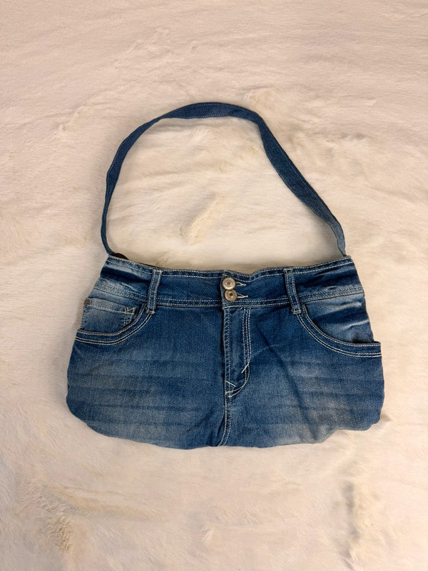 Sac à main en jean design unique fait main upcyclé retravaillé taille unique n•940