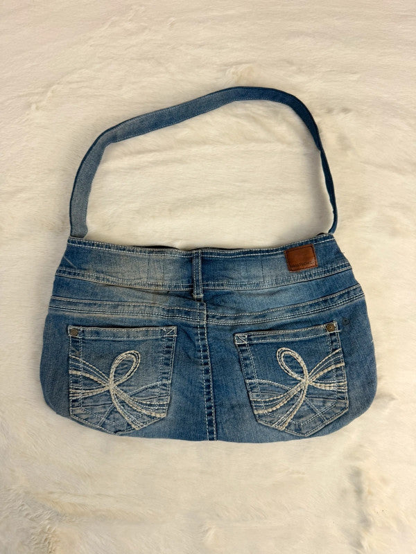 Sac à main en jean design unique fait main upcyclé retravaillé taille unique n•940