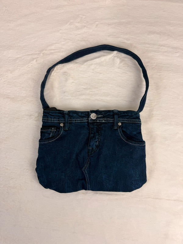 Sac à main en jean design unique fait main upcyclé retravaillé taille unique n•944