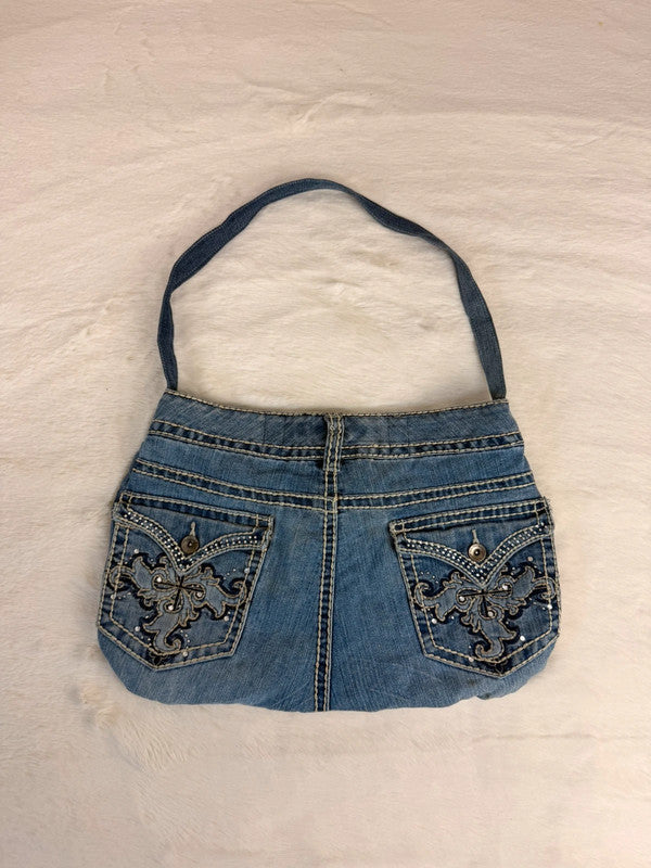 Sac à main en jean design unique fait main upcyclé retravaillé taille unique n•945