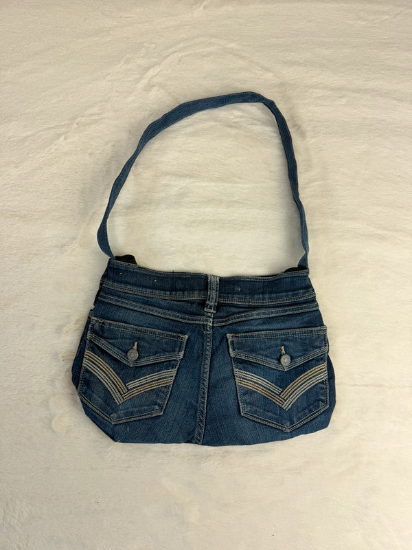 Sac à main en jean design unique fait main upcyclé retravaillé taille unique n•946