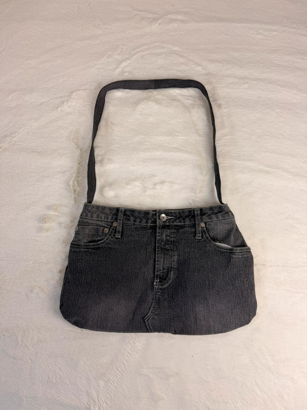 Sac à main en jean design unique fait main upcyclé retravaillé taille unique n•947
