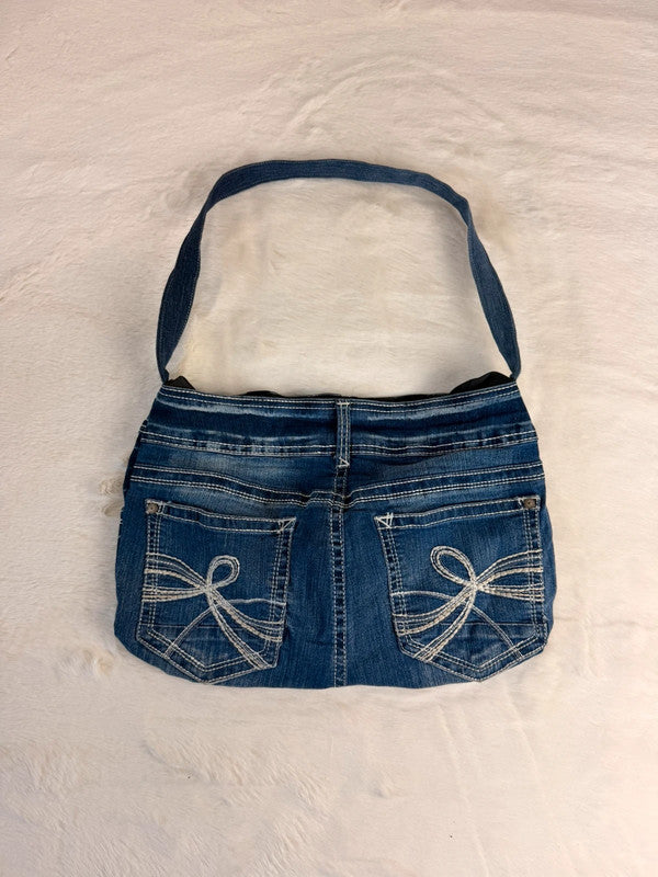 Sac à main en jean design unique fait main upcyclé retravaillé taille unique n•948
