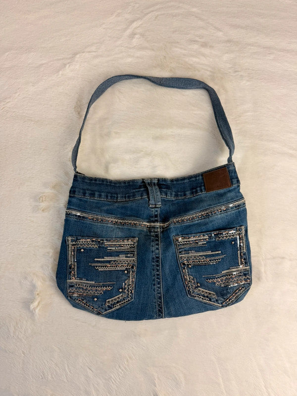Sac à main en jean design unique fait main upcyclé retravaillé taille unique n•949