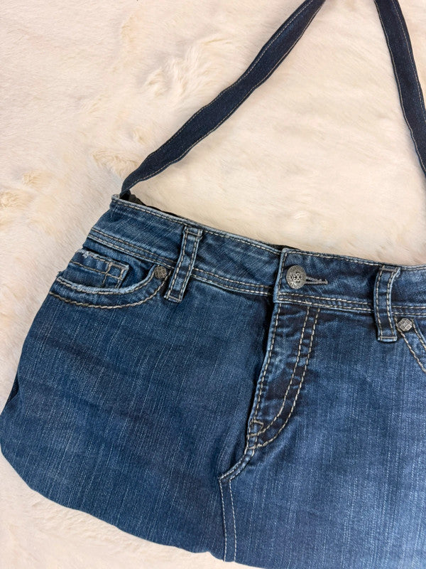Sac à main en jean design unique fait main upcyclé retravaillé taille unique n•952