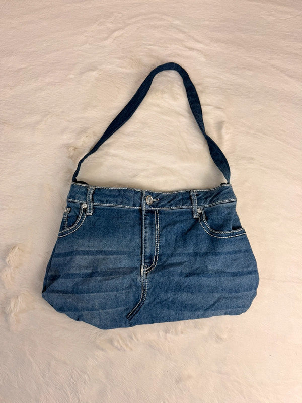 Sac à main en jean design unique fait main upcyclé retravaillé taille unique n•955