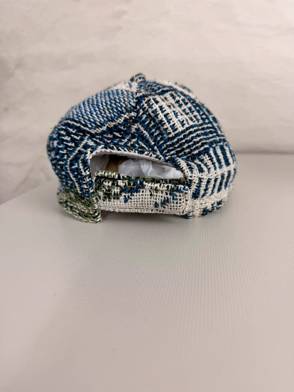 Casquette en tapisserie design unique fait main upcyclé retravaillé et tissé taille unique n•957