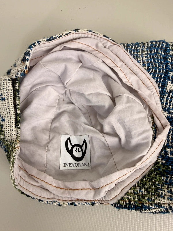 Casquette en tapisserie design unique fait main upcyclé retravaillé et tissé taille unique n•957
