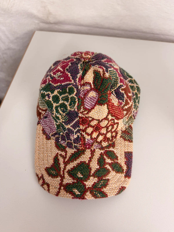 Casquette en tapisserie design unique fait main upcyclé retravaillé et tissé taille unique n•958