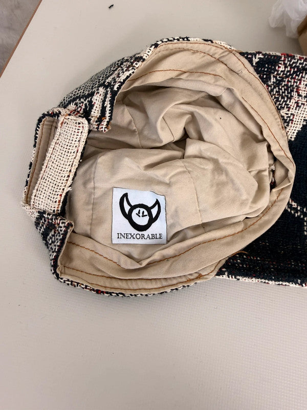Casquette en tapisserie unisexe unique fait main upcyclé retravaillé et tissé taille unique n•987