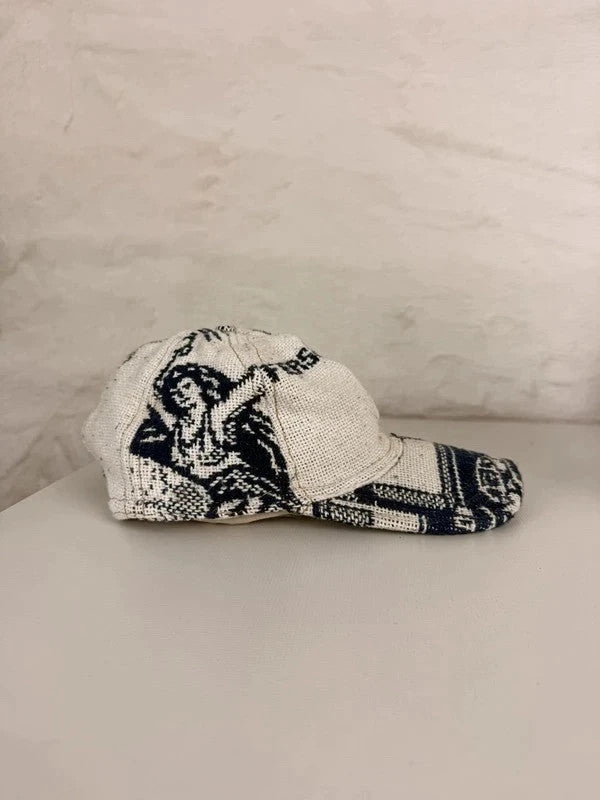 Casquette en tapisserie design unique fait main upcyclé retravaillé et tissé taille unique n•996