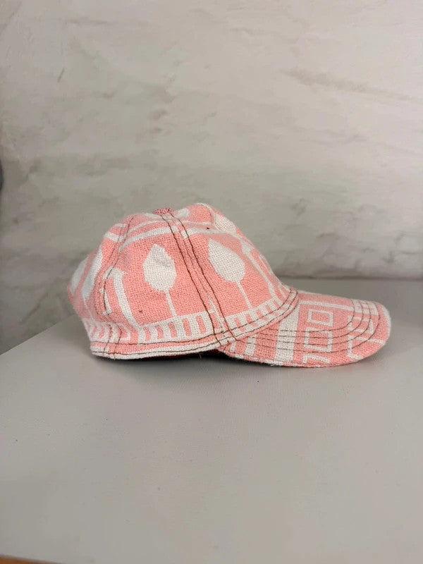 Casquette en tapisserie design unique fait main upcyclé retravaillé et tissé taille unique n•998