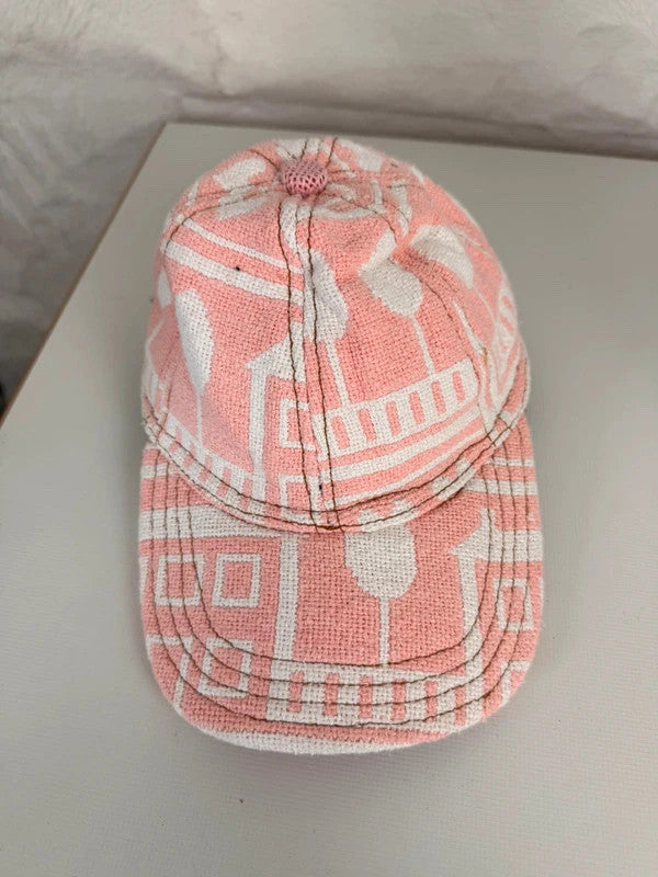 Casquette en tapisserie design unique fait main upcyclé retravaillé et tissé taille unique n•998