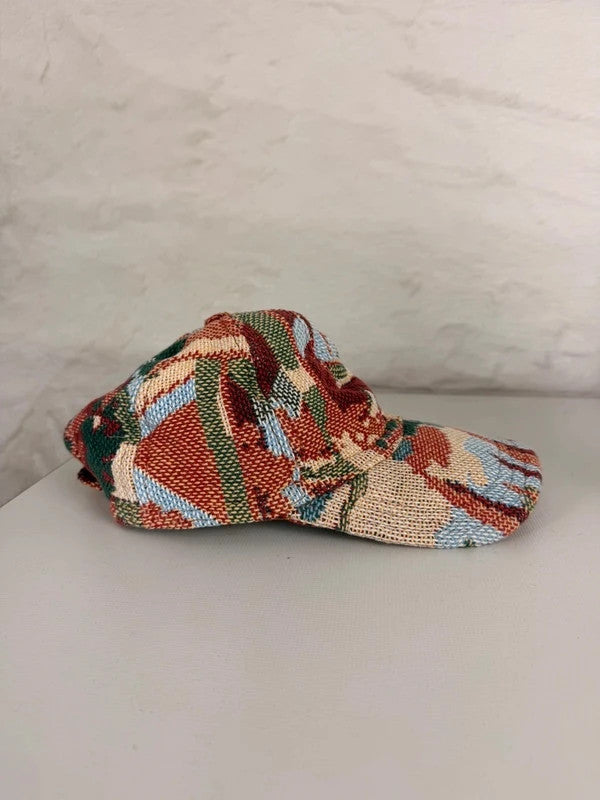 Casquette en tapisserie design unique fait main upcyclé retravaillé et tissé taille unique n•1000