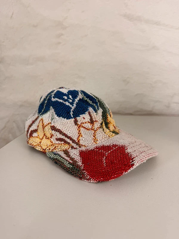 Casquette en tapisserie design unique fait main upcyclé retravaillé et tissé taille unique n•1001