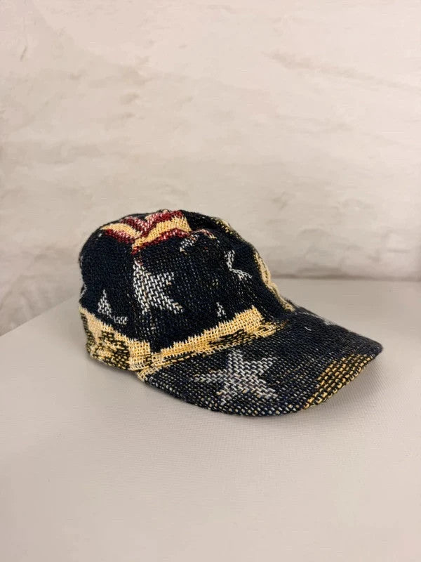Casquette en tapisserie design unique fait main upcyclé retravaillé et tissé taille unique  n•1003