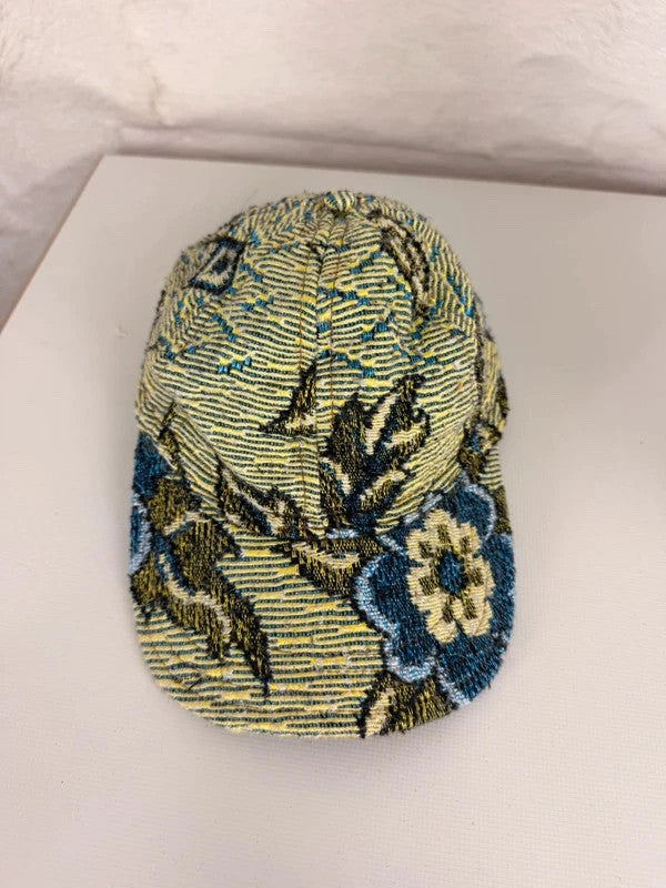 Casquette en tapisserie design unique fait main upcyclé retravaillé et tissé taille unique  n•1005