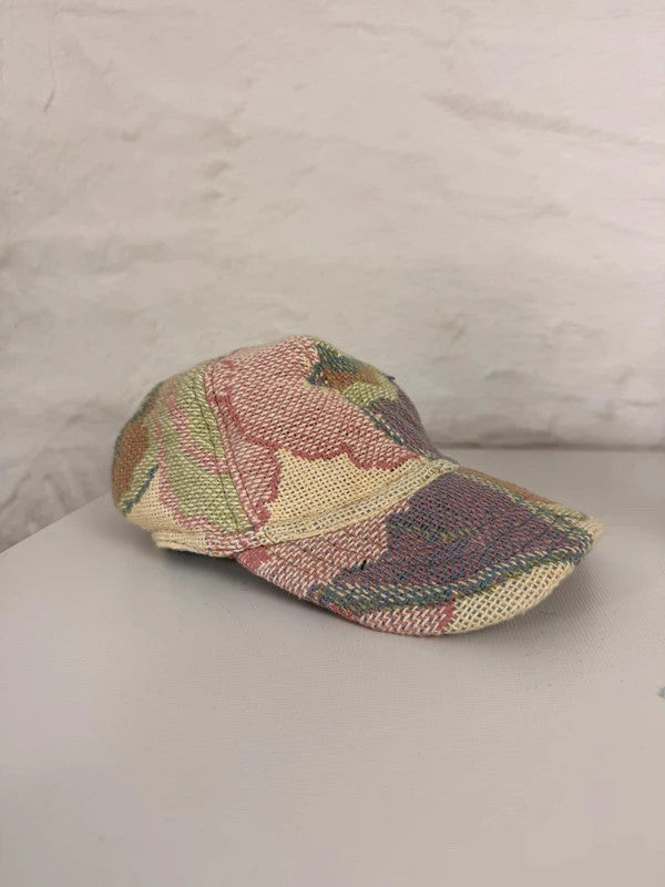 Casquette en tapisserie design unique fait main upcyclé retravaillé et tissé taille unique n•1008