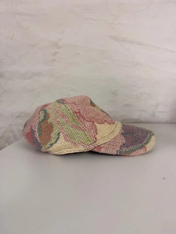 Casquette en tapisserie design unique fait main upcyclé retravaillé et tissé taille unique n•1008