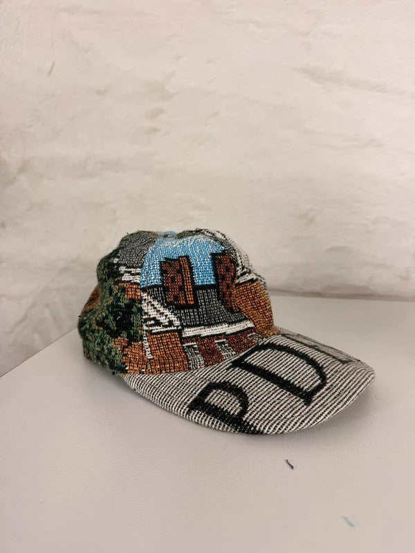 Casquette en tapisserie design unique fait main upcyclé retravaillé et tissé taille unique n•1009