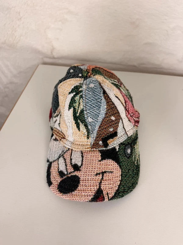 Casquette en tapisserie design unique fait main upcyclé retravaillé et tissé taille unique n•1011