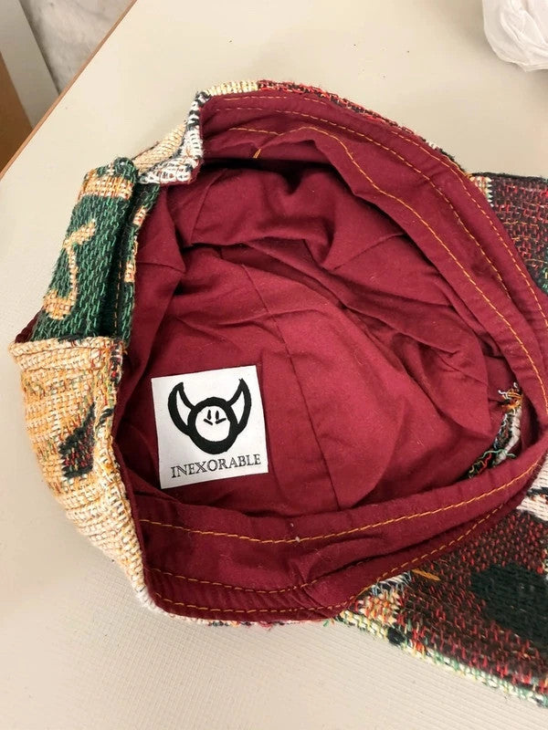Casquette en tapisserie design unique fait main upcyclé retravaillé et tissé taille unique n•1011