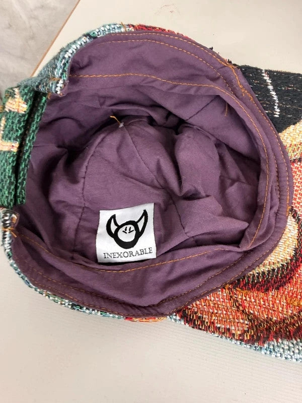 Casquette en tapisserie design unique fait main upcyclé retravaillé et tissé taille unique n•1013