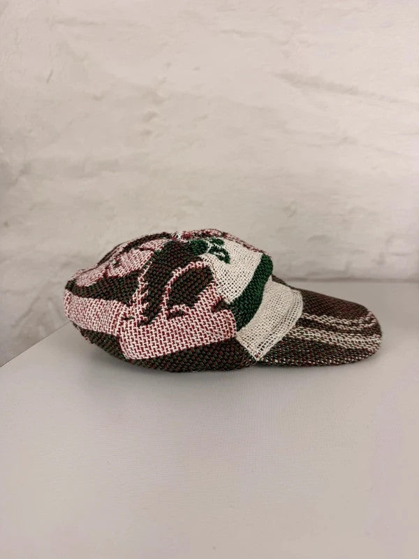 Casquette en tapisserie design unique fait main upcyclé retravaillé et tissé taille unique n•1015